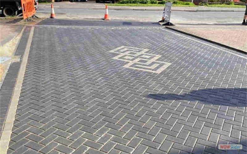 driveway-paving-with-emblem-design-sm
