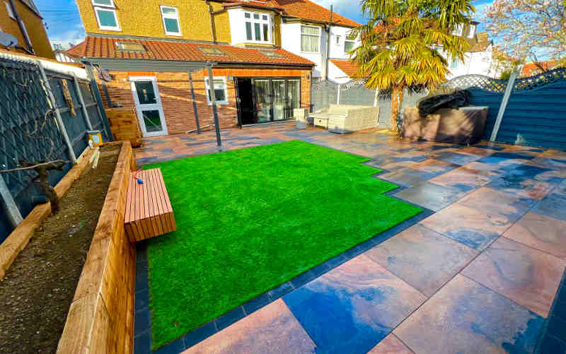 patio-with-astroturf